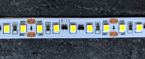 Лед стрічка Skarlat 24В 2835-120 12Вт 3150Лм LED WYJ 6000K IP20