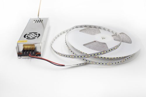 Лед стрічка Skarlat 24В 2835-120 12Вт 3150Лм LED WYJ 6000K IP20