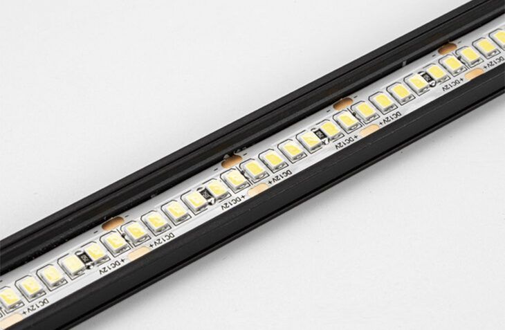 Лед профіль накладний 9.6х23.3мм ALP PXG-204-1 BL C18 чорний по 3м