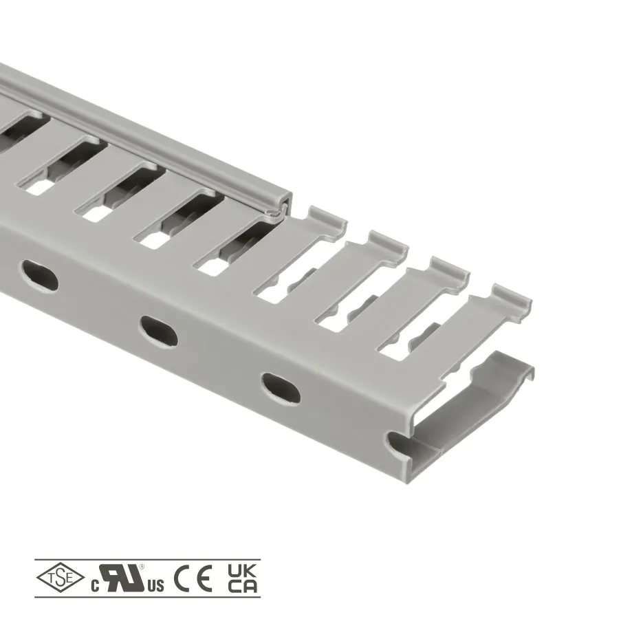 Перфорований короб 15х40мм Klemsan KKC 1540 2м (0.0.0.5.51080)