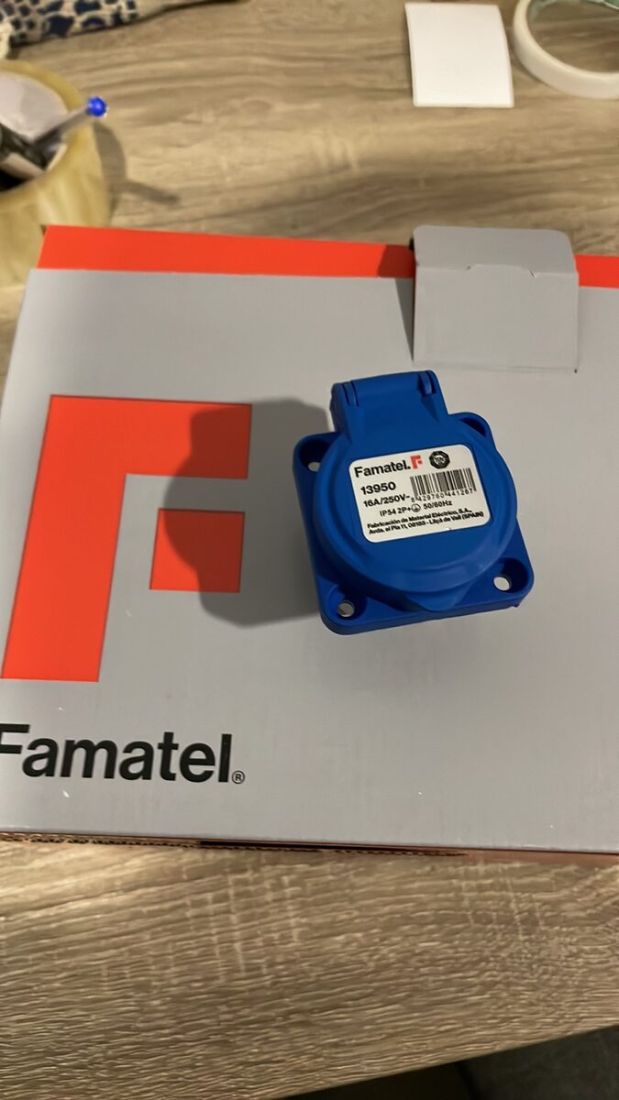 Розетка накладна Famatel Schuko 2P+E, 16A, 250В, IP54