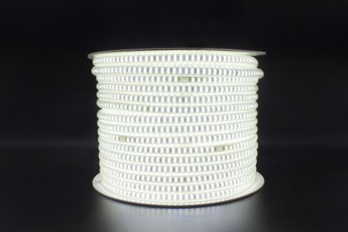Лед стрічка Skarlat 220В 2835-120 8Вт 2650Лм LED 6000K IP65