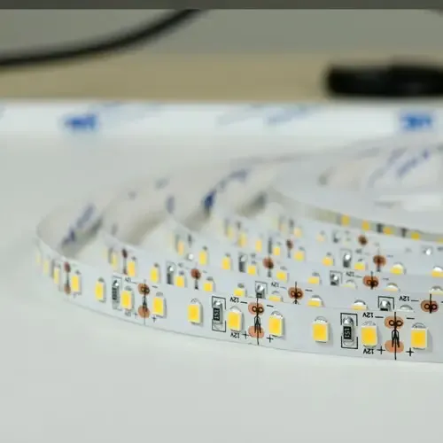 Лед стрічка BIOM 12В 2835-120 13,5Вт 2000Лм 3000К IP20