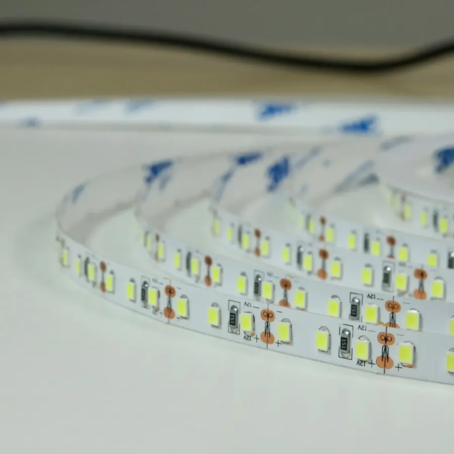 Лед стрічка BIOM 24В 2835-120 13,5Вт 1950Лм 4000К IP20
