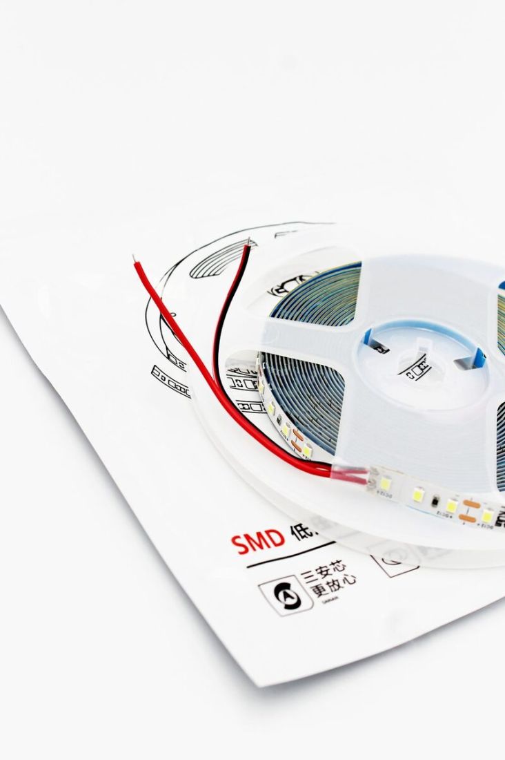 Світлодіодна LED стрічка PROLUM™ 12V; 2835\120; IP20; Series "S", Холодний-білий (9000-10000К)