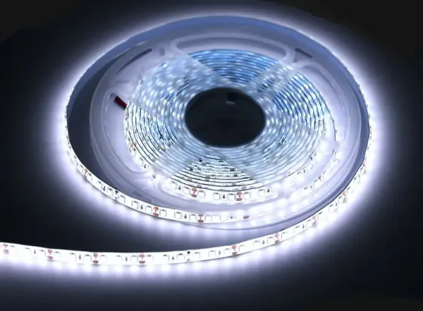 Лед стрічка LED TECH 12В 2835-120-8 12Вт 1800Лм 6000К IP65