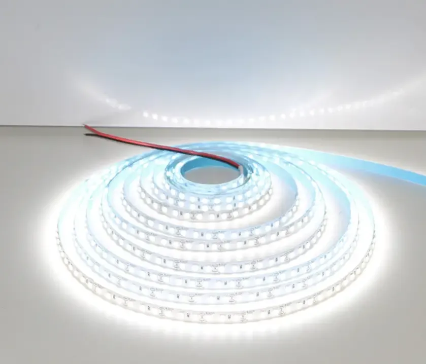 Лед стрічка LED TECH 12В 2835-120-8 13Вт 2000Лм 8000К IP20