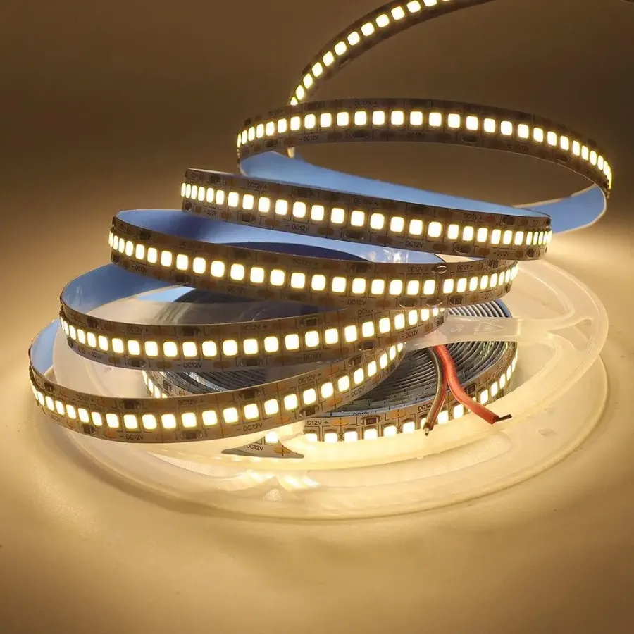 Лед стрічка LED TECH 12В 2835-240-10 20Вт 2100Лм 3000К IP20