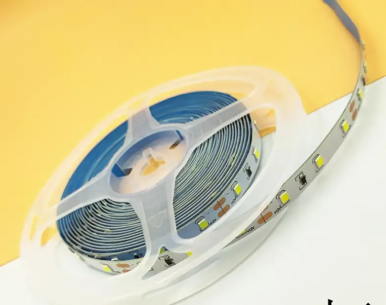 Лед стрічка LED TECH 12В 2835-60-8 6Вт 600Лм 6000К IP20