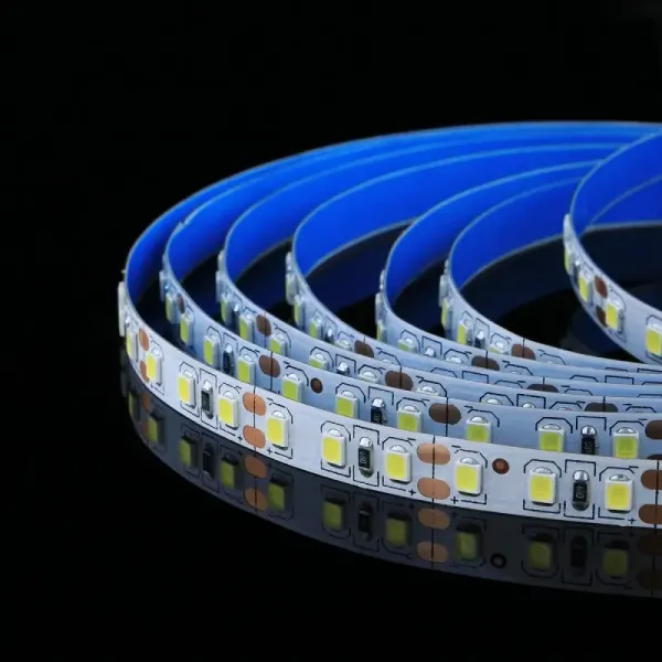 Лед стрічка LED TECH 12В 2835-120-8 12Вт 1800Лм 6000К IP20